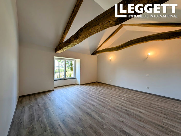 Image No.9-9 Bed House for sale