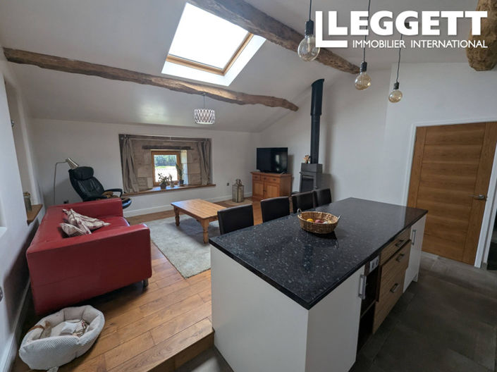 Image No.8-6 Bed House for sale
