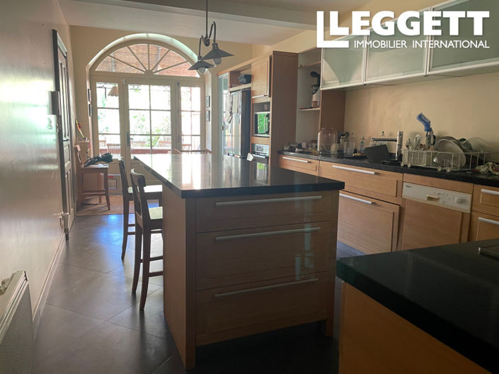 Image No.6-6 Bed House for sale