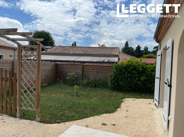 Image No.4-2 Bed House for sale