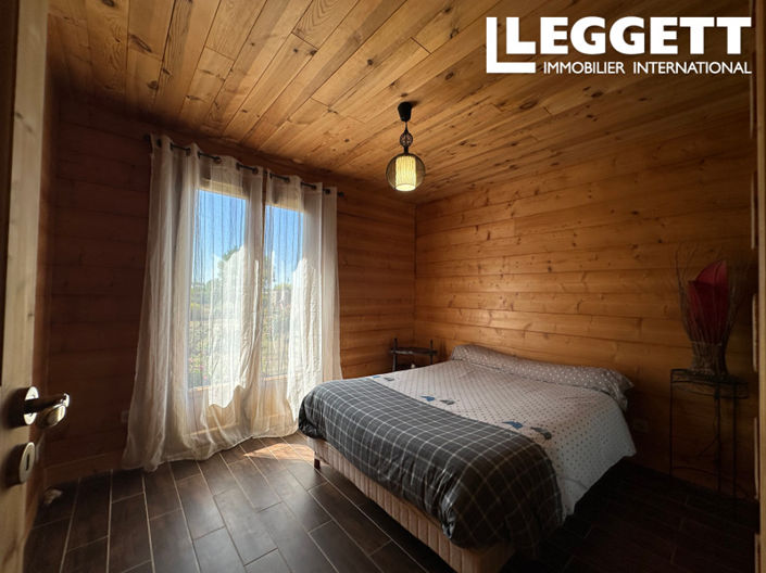 Image No.9-3 Bed House for sale