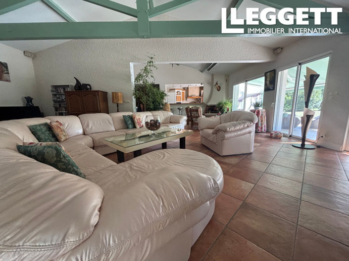 Image No.2-3 Bed House for sale