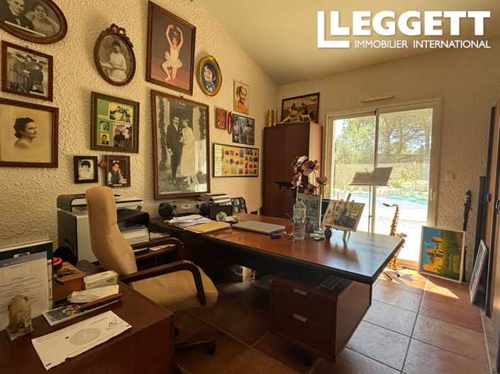 Image No.8-3 Bed House for sale