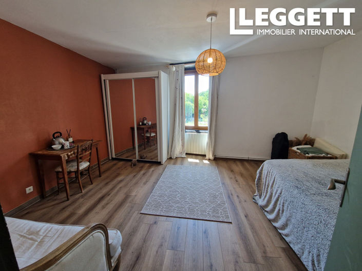 Image No.7-5 Bed House for sale