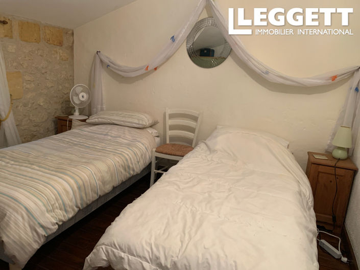 Image No.9-2 Bed House for sale