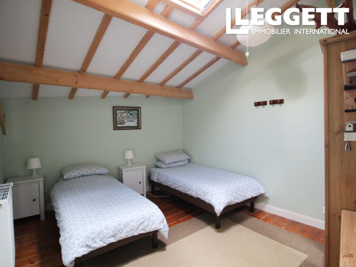 Image No.10-7 Bed House for sale