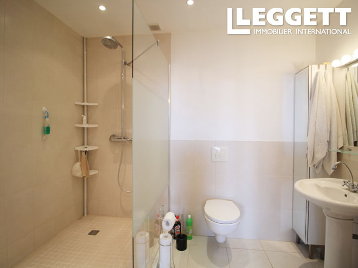 Image No.7-7 Bed House for sale