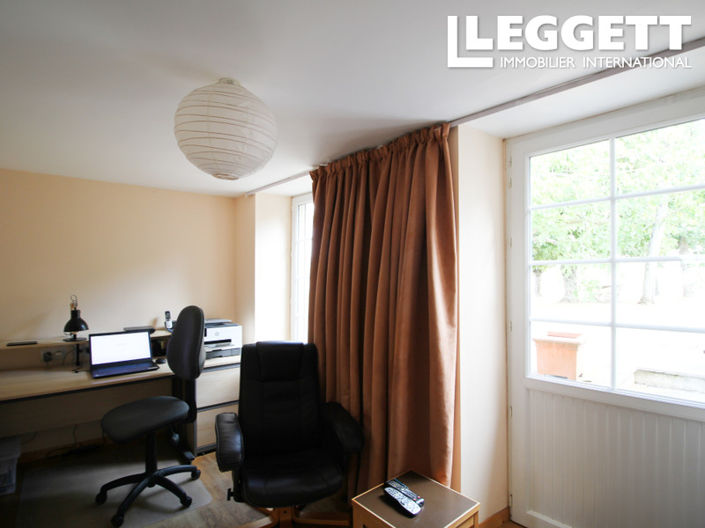 Image No.8-7 Bed House for sale