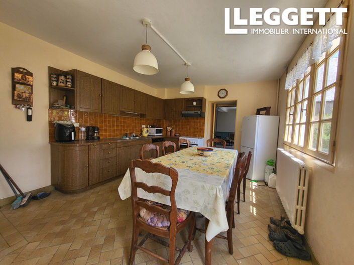 Image No.10-6 Bed House for sale