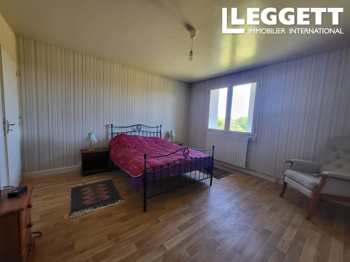 Image No.4-6 Bed House for sale