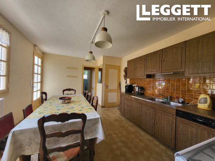 Image No.9-6 Bed House for sale