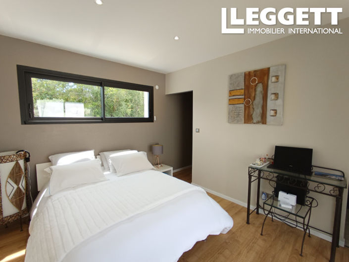 Image No.7-3 Bed House for sale