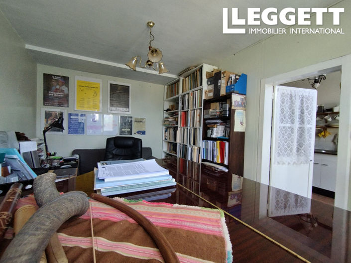 Image No.10-2 Bed House for sale