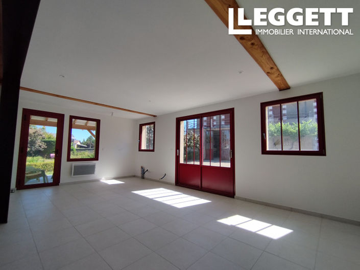 Image No.8-9 Bed House for sale