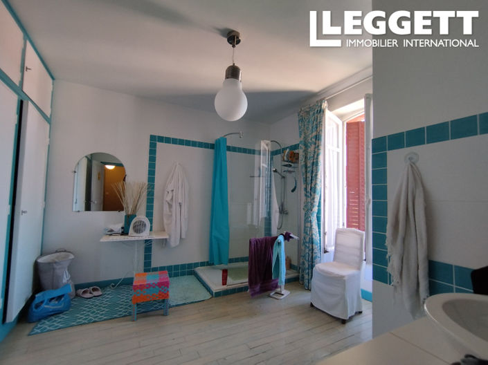 Image No.9-9 Bed House for sale