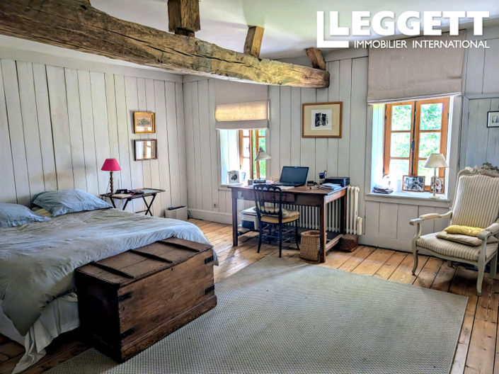 Image No.8-5 Bed House for sale