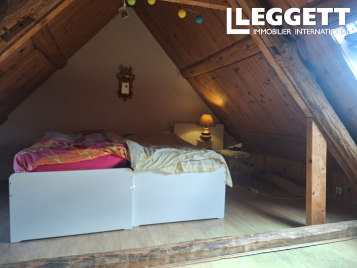 Image No.10-3 Bed House for sale