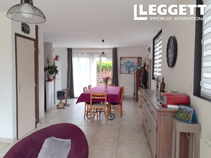 Image No.8-2 Bed House for sale