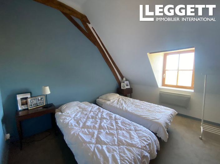 Image No.9-6 Bed House for sale