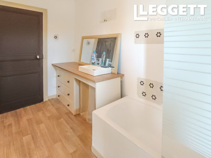 Image No.7-2 Bed House for sale