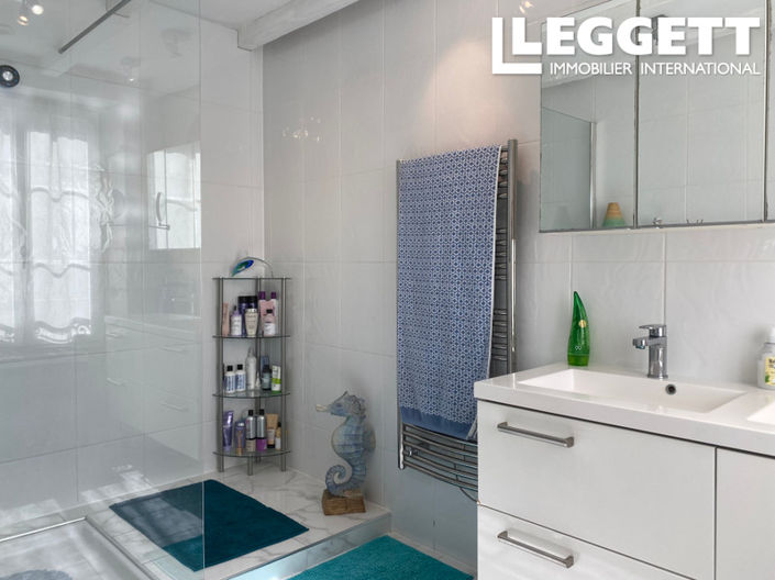 Image No.10-4 Bed House for sale