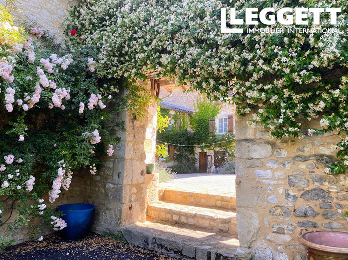 Image No.2-4 Bed House for sale