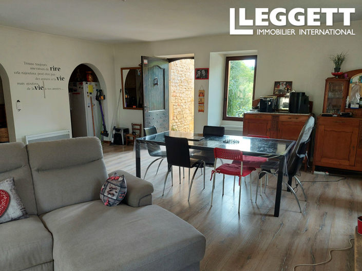 Image No.6-6 Bed House for sale