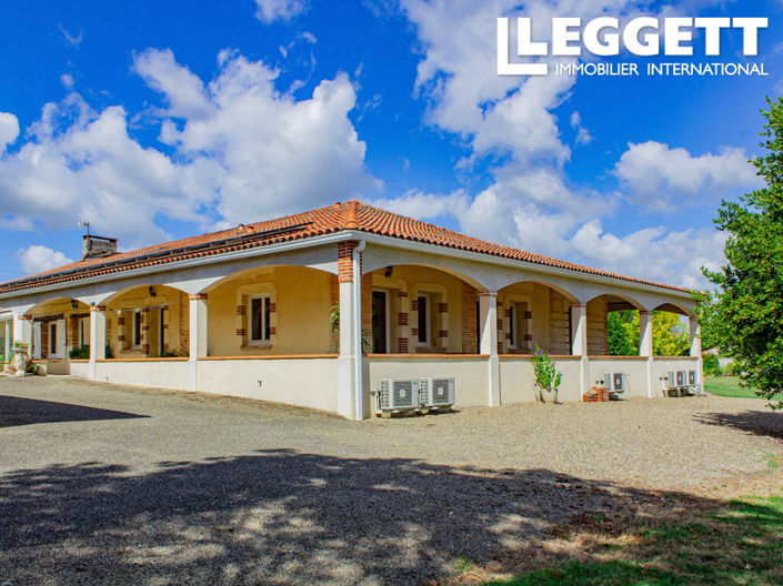 Image No.1-8 Bed House for sale