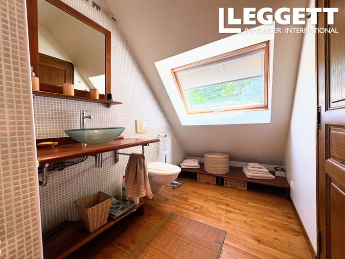 Image No.8-4 Bed House for sale