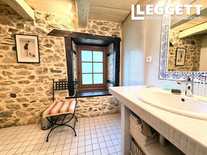 Image No.8-4 Bed House for sale