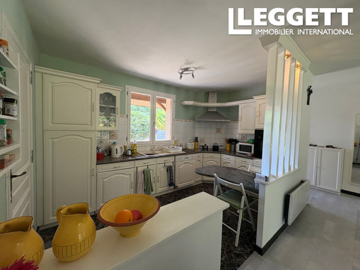 Image No.2-4 Bed House for sale