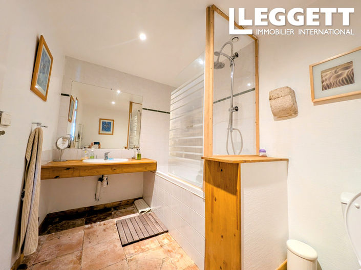 Image No.10-4 Bed House for sale