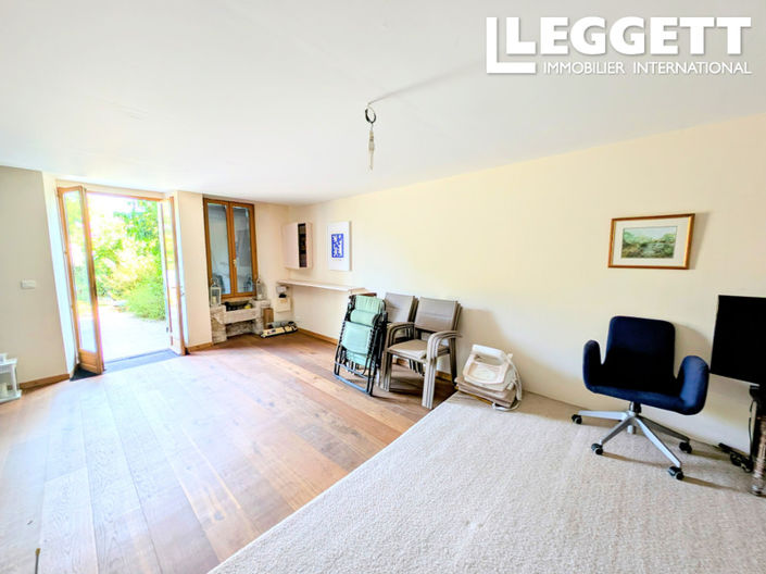 Image No.9-4 Bed House for sale