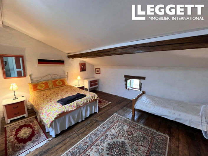 Image No.8-8 Bed House for sale