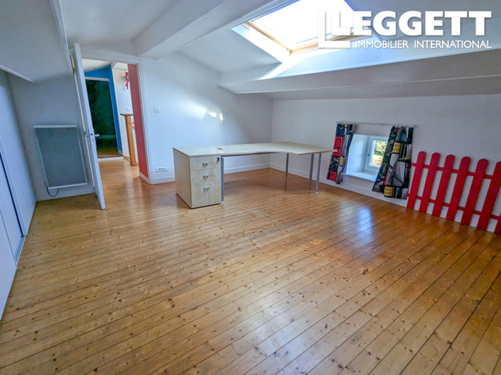 Image No.8-7 Bed House for sale