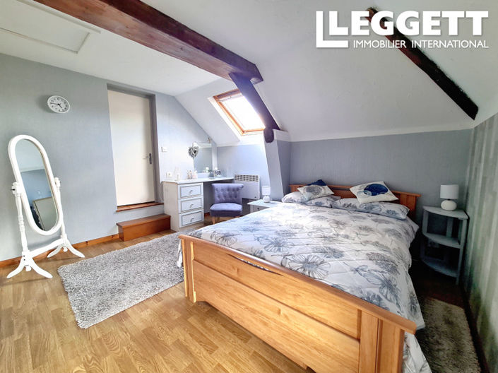 Image No.8-5 Bed House for sale