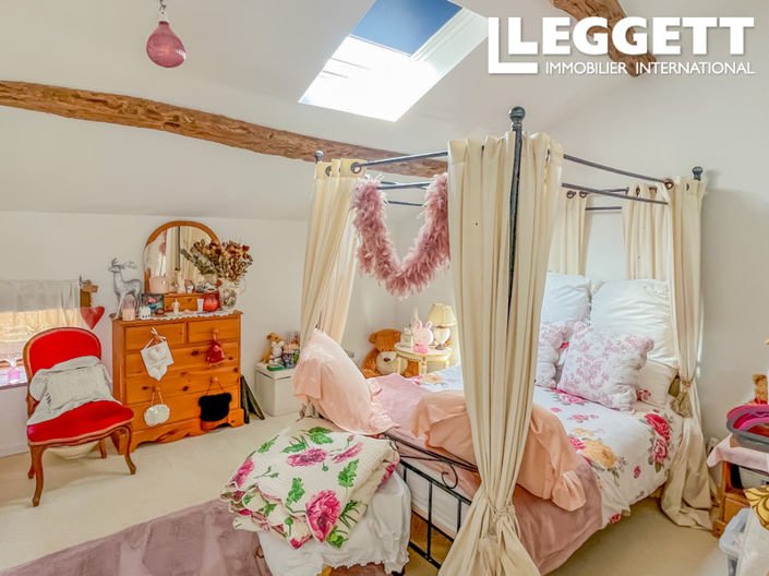 Image No.8-3 Bed House for sale