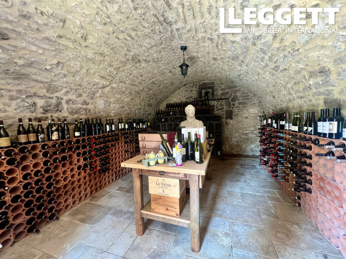 Image No.8-6 Bed House for sale