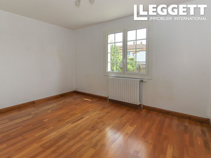 Image No.6-3 Bed House for sale