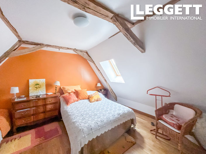 Image No.10-3 Bed House for sale