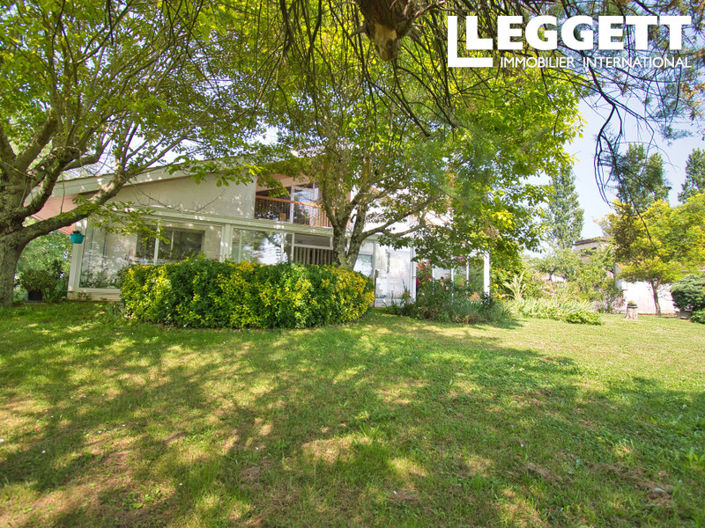 Image No.10-3 Bed House for sale