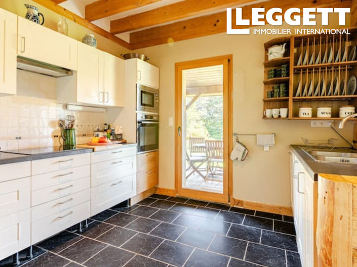 Image No.10-5 Bed House for sale