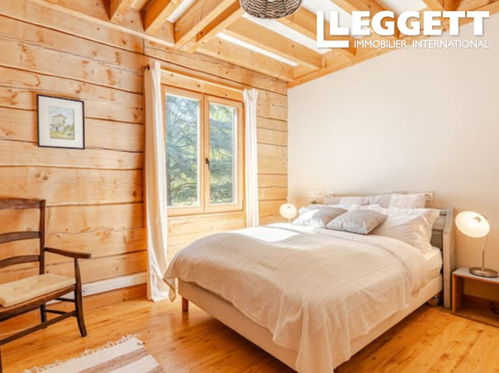 Image No.9-5 Bed House for sale