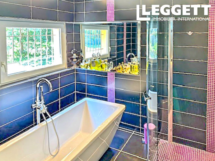 Image No.10-5 Bed House for sale