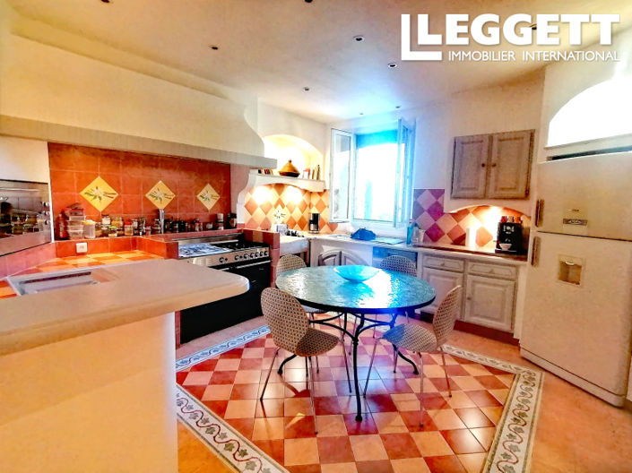 Image No.6-5 Bed House for sale