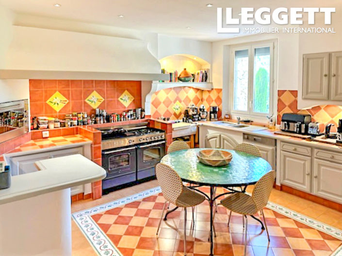 Image No.6-5 Bed House for sale