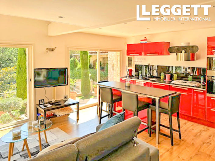 Image No.7-5 Bed House for sale