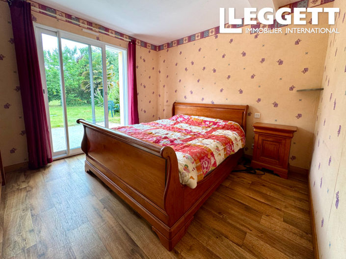 Image No.6-4 Bed House for sale