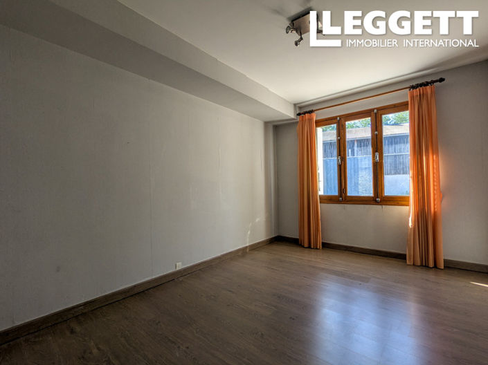 Image No.8-4 Bed House for sale