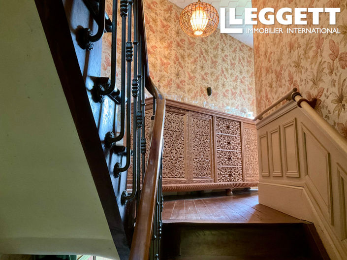 Image No.8-7 Bed House for sale